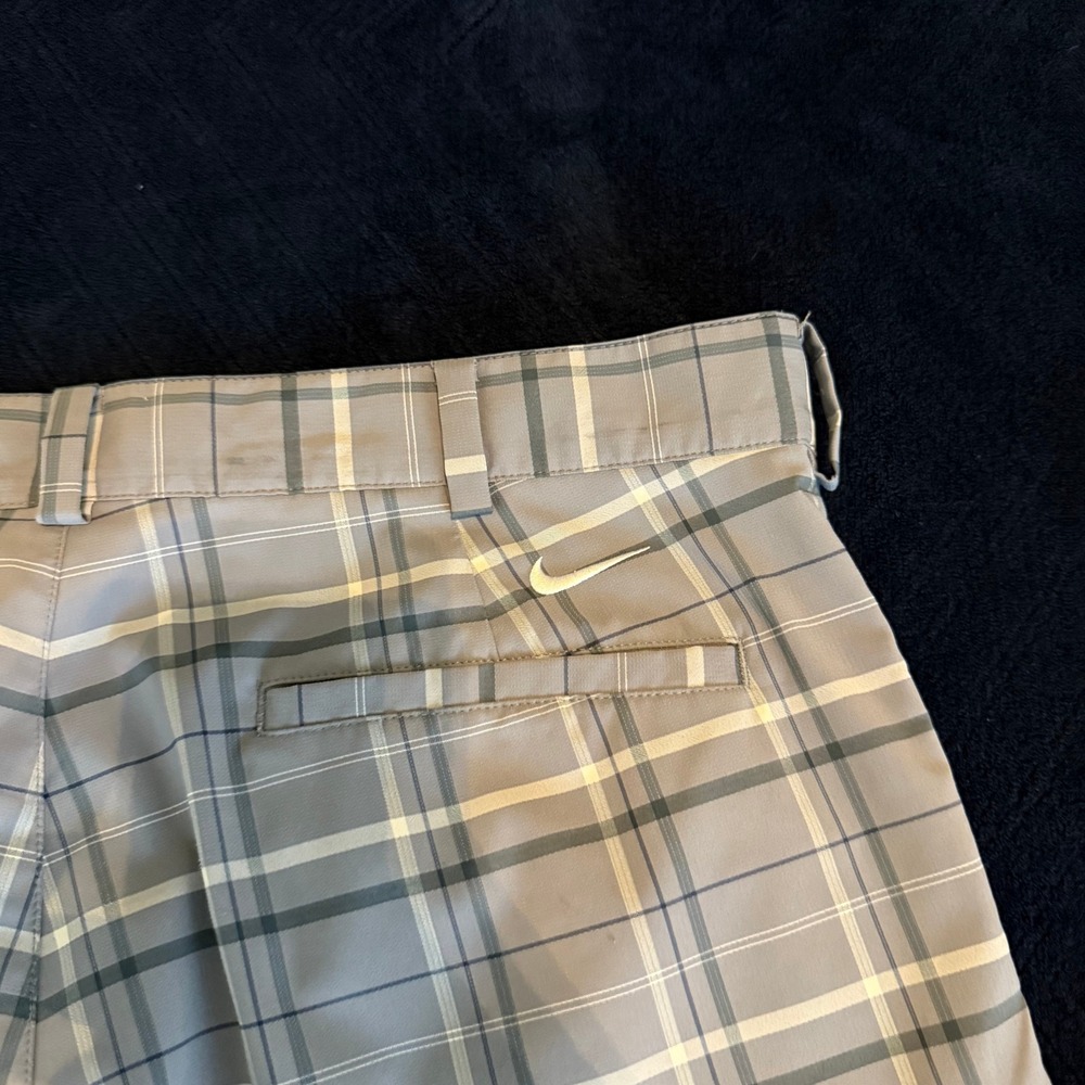 Nike Golf Dri-FIT Mens Plaid Shorts Grey White 388782-065 Size 34 - Picture 9 of 9